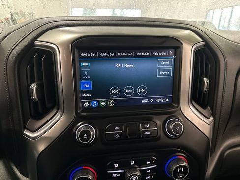 Used 2022 Chevrolet Silverado 2500 LT image 21