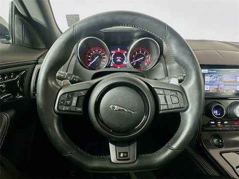 Used 2016 Jaguar F-TYPE R image 11