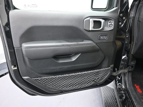 Used 2021 Jeep Wrangler Unlimited Sahara AWD/4WD image 9