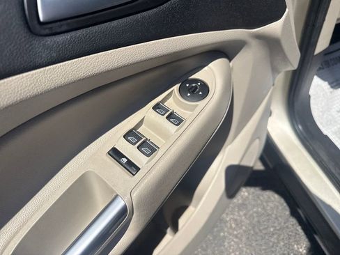 Used 2017 Ford Escape Titanium FWD image 28