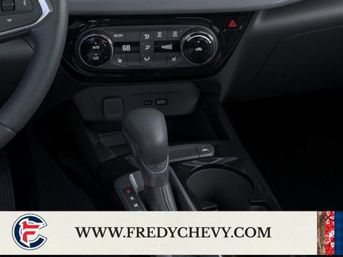 New 2026 Chevrolet Trax LT w/ Sunroof Package image 25