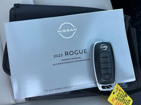 Used 2023 Nissan Rogue SL image 44