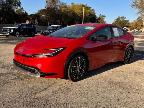 Used 2024 Toyota Prius XLE image 3