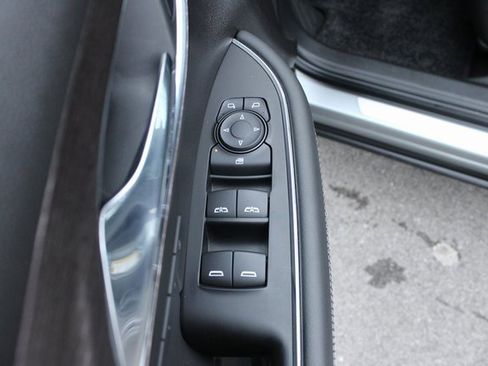 Used 2023 Buick Envision Avenir image 11