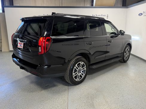 Used 2025 Ford Expedition Active AWD/4WD image 33