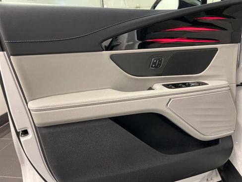 New 2026 Lincoln Nautilus Premier image 31