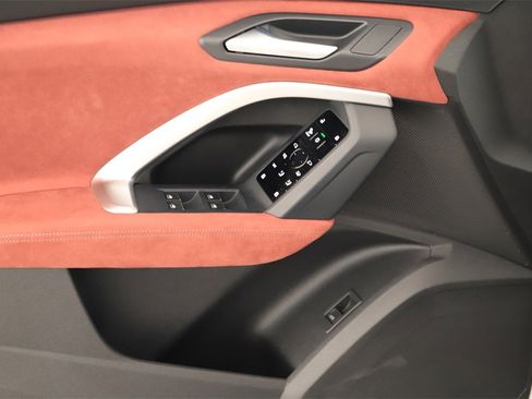 Certified 2025 Audi SQ5 Prestige image 23