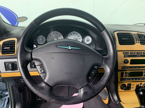 Used 2004 Ford Thunderbird image 22