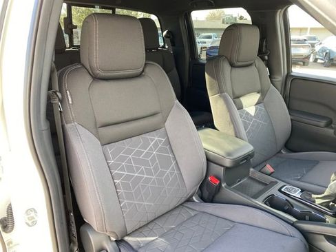 New 2026 Nissan Frontier SV image 9