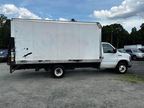 Used 2018 Ford E-350 and Econoline 350 Super Duty image 33