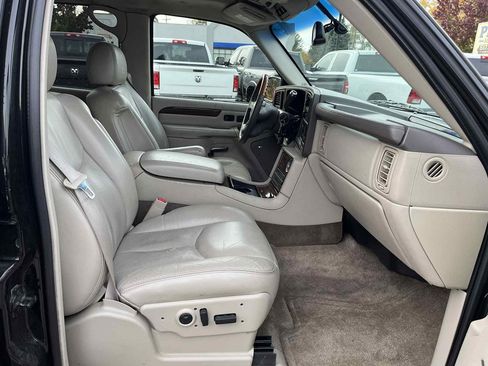 Used 2003 Cadillac Escalade AWD image 30