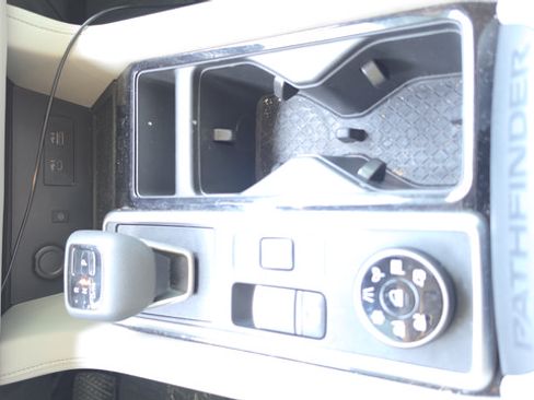 Used 2025 Nissan Pathfinder SL w/ Cargo Package AWD/4WD image 8
