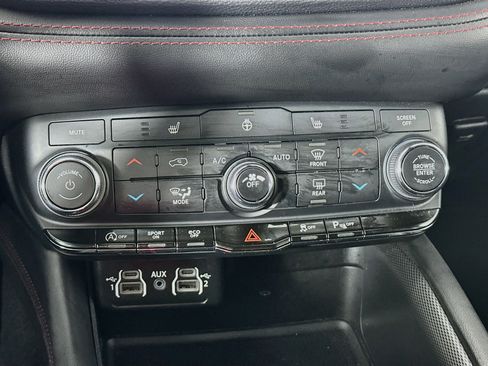 Used 2025 Dodge Durango GT AWD/4WD image 24