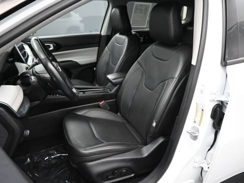 Used 2022 Jeep Compass Limited AWD/4WD image 16