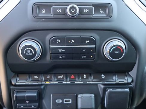 Used 2024 Chevrolet Silverado 1500 Custom Trail Boss w/ Dark Appearance Package AWD/4WD image 17