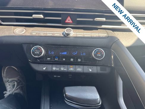 Used 2023 Hyundai Elantra SEL w/ Convenience Package FWD image 25