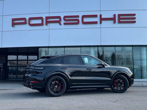New 2026 Porsche Cayenne GTS AWD/4WD image 13