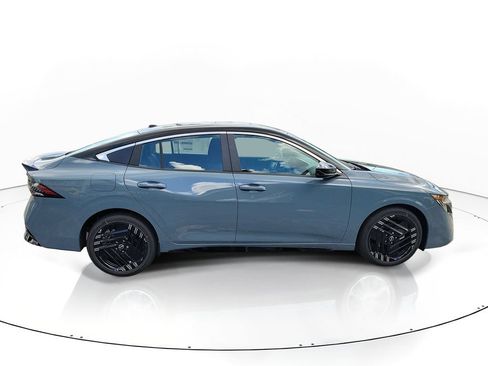 New 2026 Nissan Sentra SR w/ Floor Mat Package FWD image 2