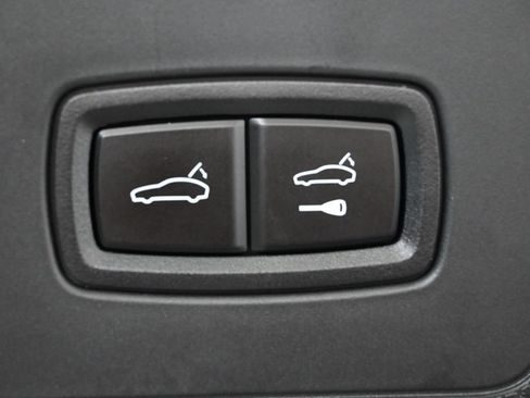 Used 2024 Porsche Panamera image 31