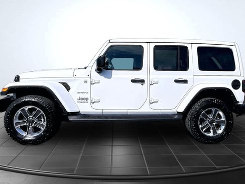 Used 2022 Jeep Wrangler Unlimited Sahara w/ LED Lighting Group AWD/4WD image 3