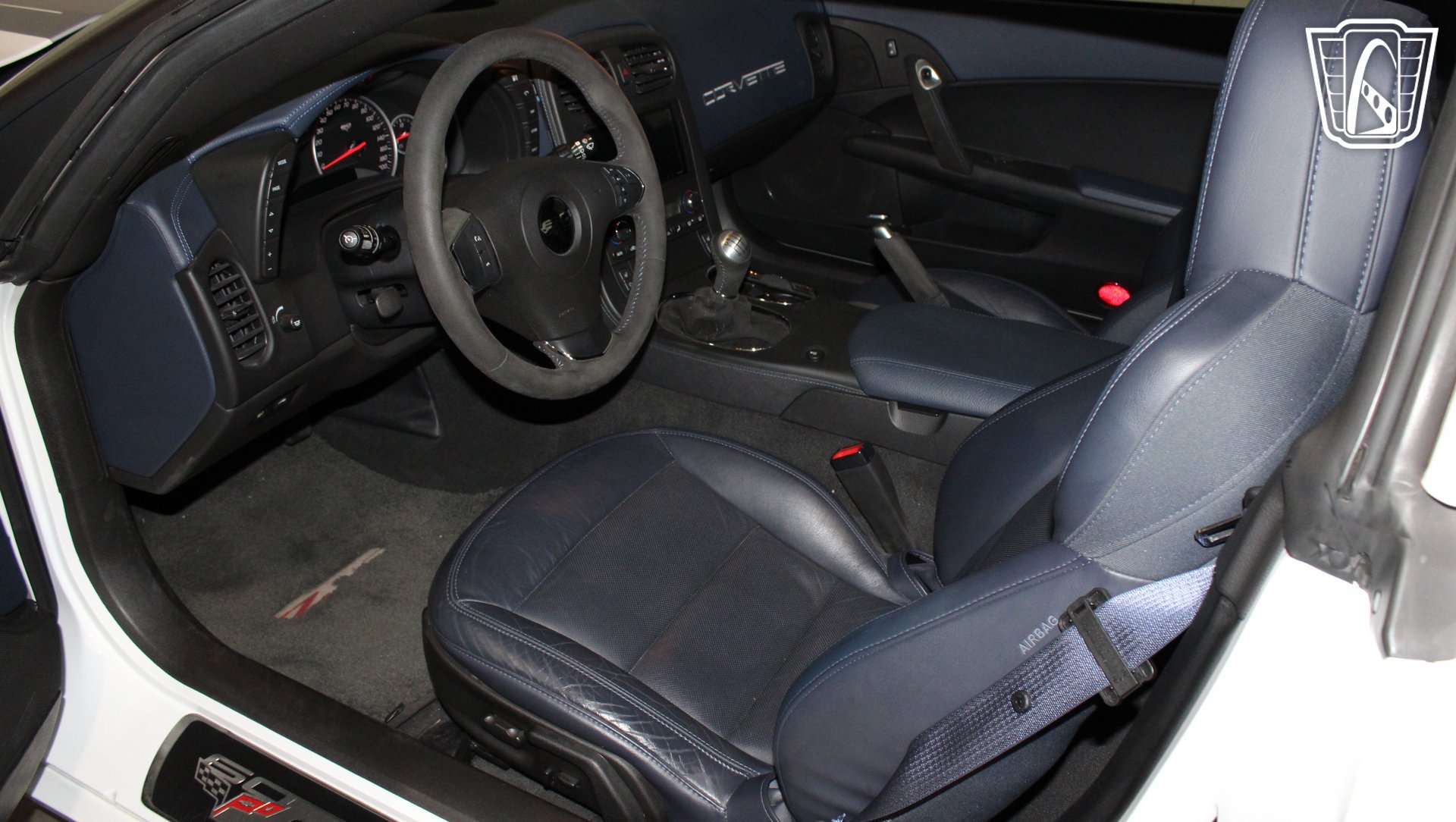 Used 2013 Chevrolet Corvette Z06 w/ 3LZ Preferred Equipment Group RWD image 7