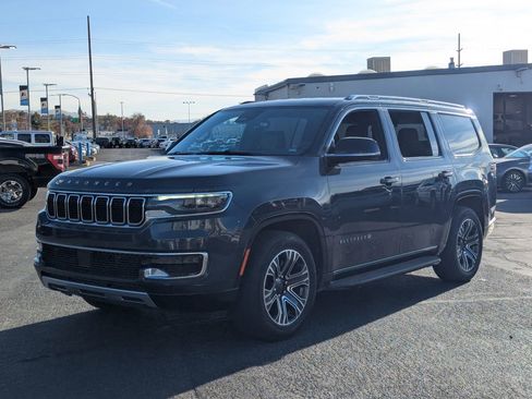 Used 2024 Jeep Wagoneer Series II w/ Flexible Seating Group image 9