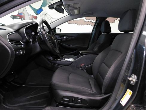 Used 2018 Chevrolet Malibu LT image 32