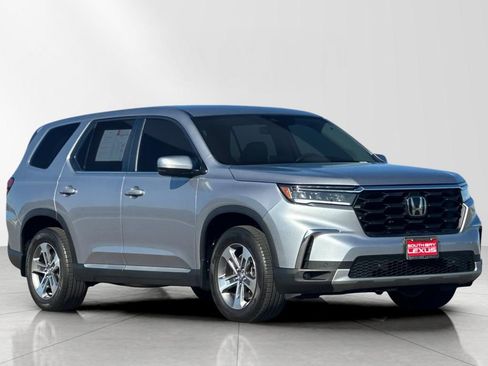 Used 2025 Honda Pilot EX-L image 8