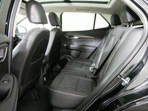 Used 2023 Buick Envision Avenir AWD/4WD image 18