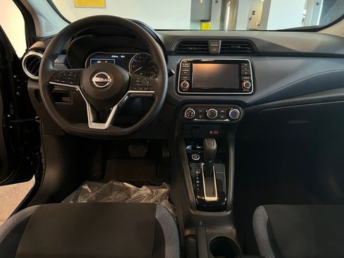 Used 2025 Nissan Versa SV image 33