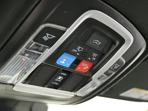 Used 2025 RAM 1500 Laramie w/ Night Edition image 26