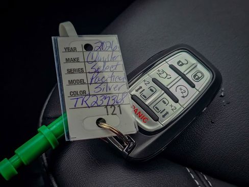 New 2026 Chrysler Pacifica Select image 36