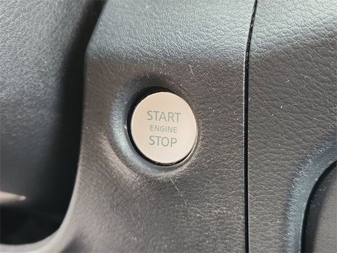 Used 2022 Nissan Frontier SV w/ Technology Package image 29