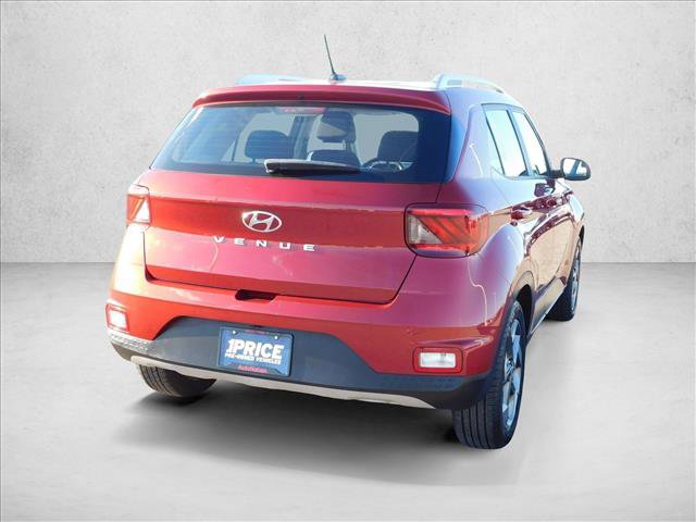 Used 2024 Hyundai Venue SEL FWD image 9