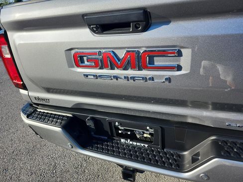 Certified 2024 GMC Canyon Denali image 4