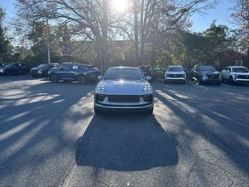 Used 2022 Porsche Macan Base image 2