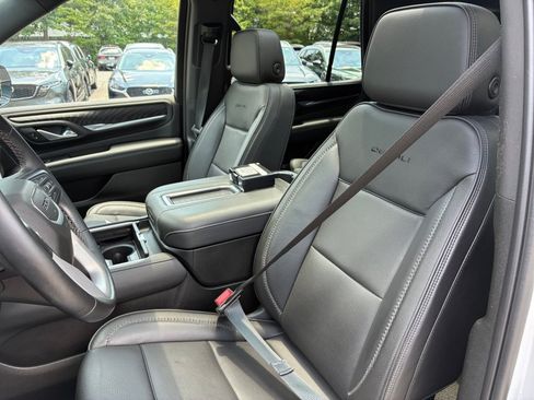 Used 2024 GMC Yukon Denali AWD/4WD image 30