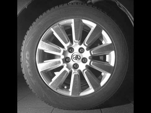 Used 2017 Toyota Sienna Limited AWD/4WD image 9