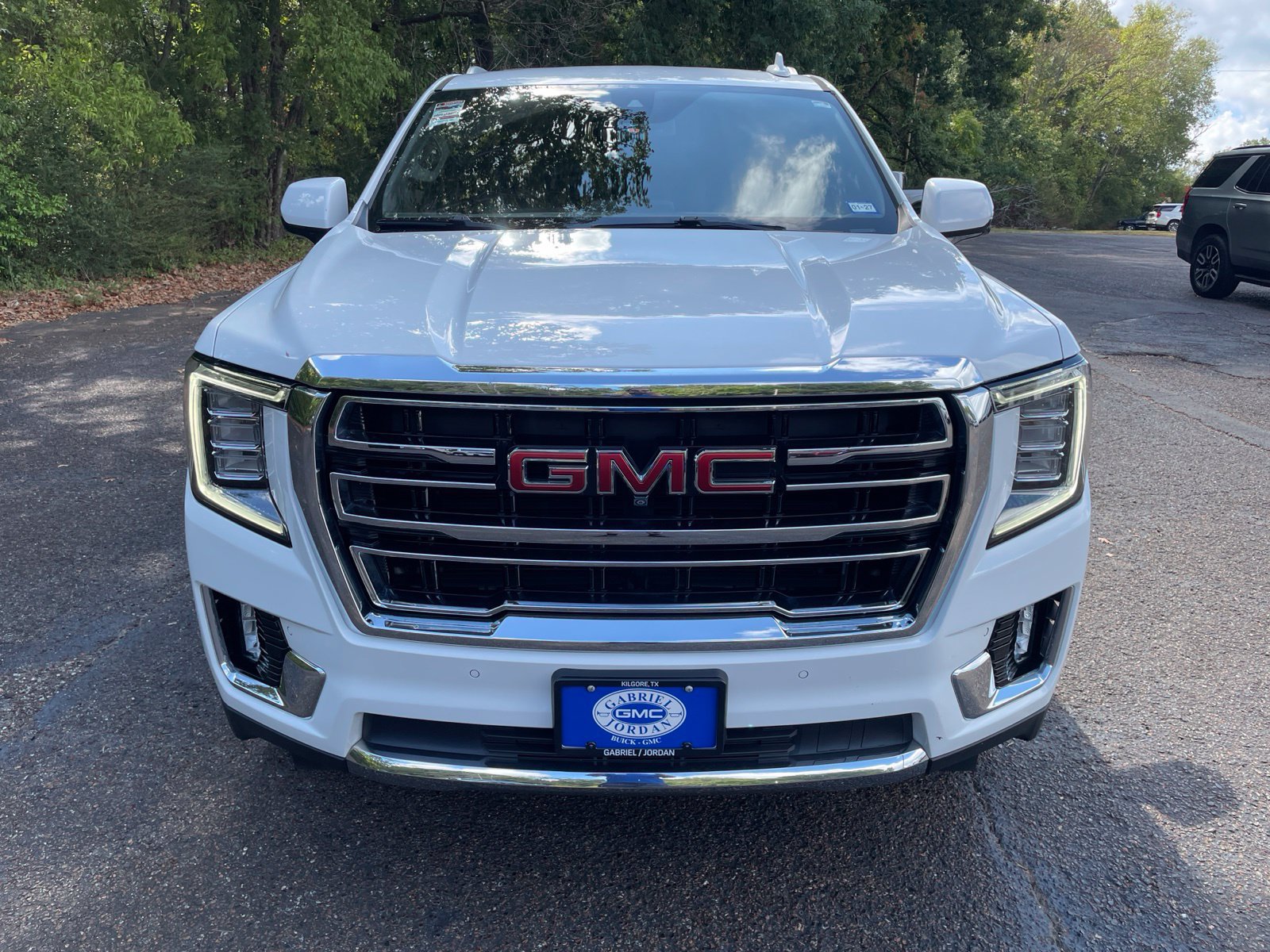 Used 2022 GMC Yukon XL SLT w/ SLT Premium Package AWD/4WD image 10