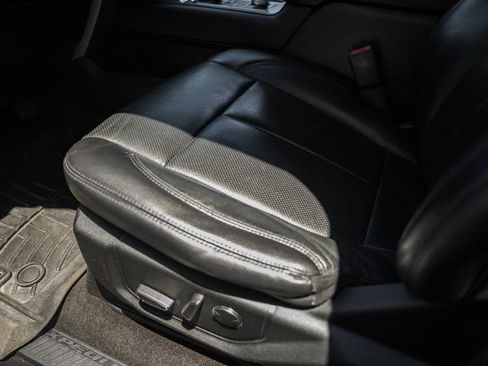 Used 2018 Ford Expedition XLT w/ Equipment Group 202A AWD/4WD image 45