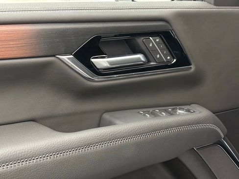 New 2026 GMC Yukon Denali w/ Sun & Power Step Package image 19