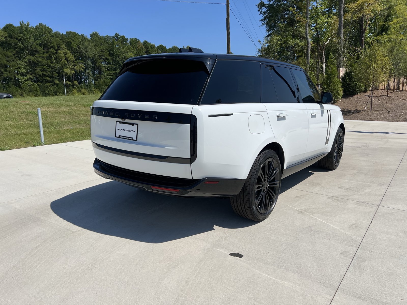 New 2026 Land Rover Range Rover SE AWD/4WD image 2