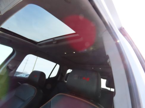 Used 2023 GMC Acadia AT4 w/ Technology Package image 40