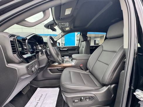 New 2026 Chevrolet Silverado 1500 RST w/ Dark Appearance Package image 16