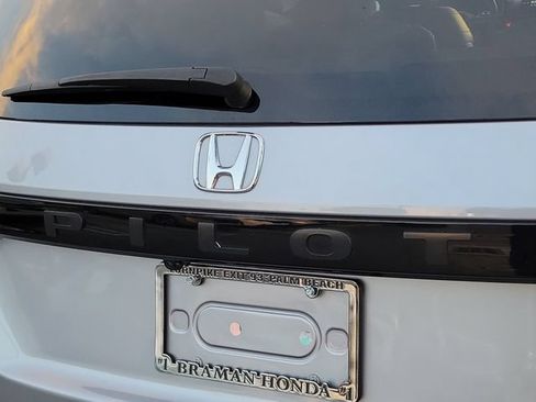 Certified 2024 Honda Pilot EX-L image 8