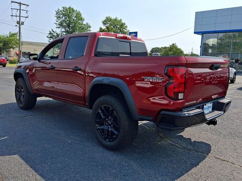 Used 2024 Chevrolet Colorado Trail Boss w/ Advanced Trailering Package AWD/4WD image 4