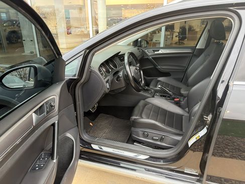 Used 2017 Volkswagen Golf Alltrack SEL image 17