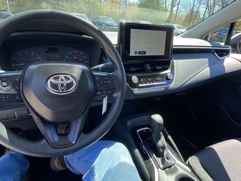 Used 2025 Toyota Corolla LE FWD image 19