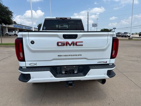 Used 2022 GMC Sierra 2500 AT4 w/ AT4 Premium Plus Package AWD/4WD image 6