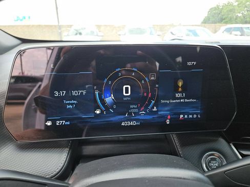 Used 2025 Chevrolet Equinox LT FWD image 19